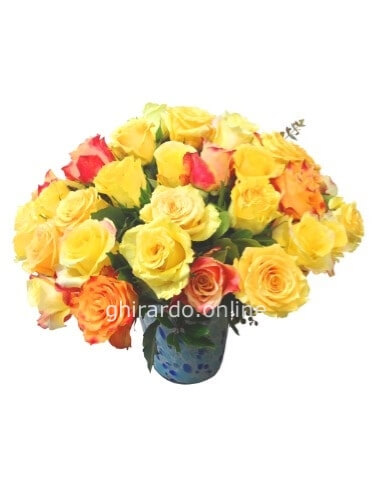 Bouquet di rose gialle e arancio a gambo corto