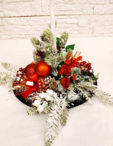 Centro tavola bianco e rosso con candela