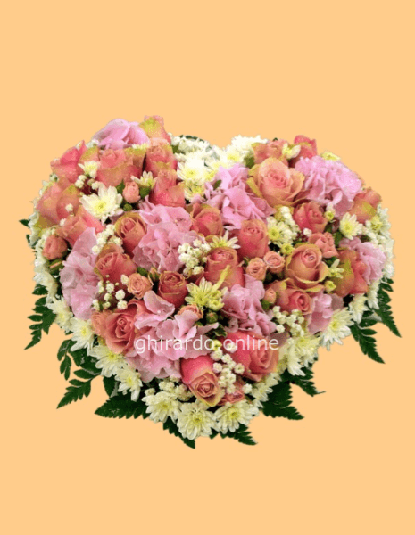 Cuore di fiori freschi, colori assortiti.