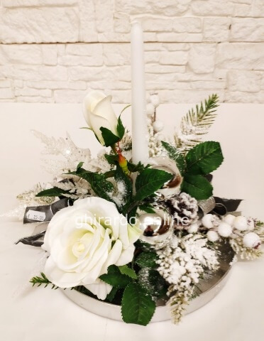 Centrotavola con candela bianco, e argento