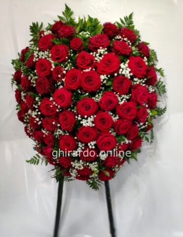 Cuscino a di rose a forma di cuore