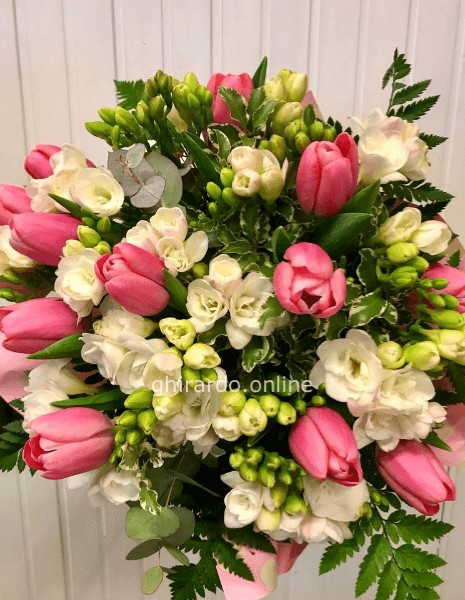 Bouquet di fresie e tulipani